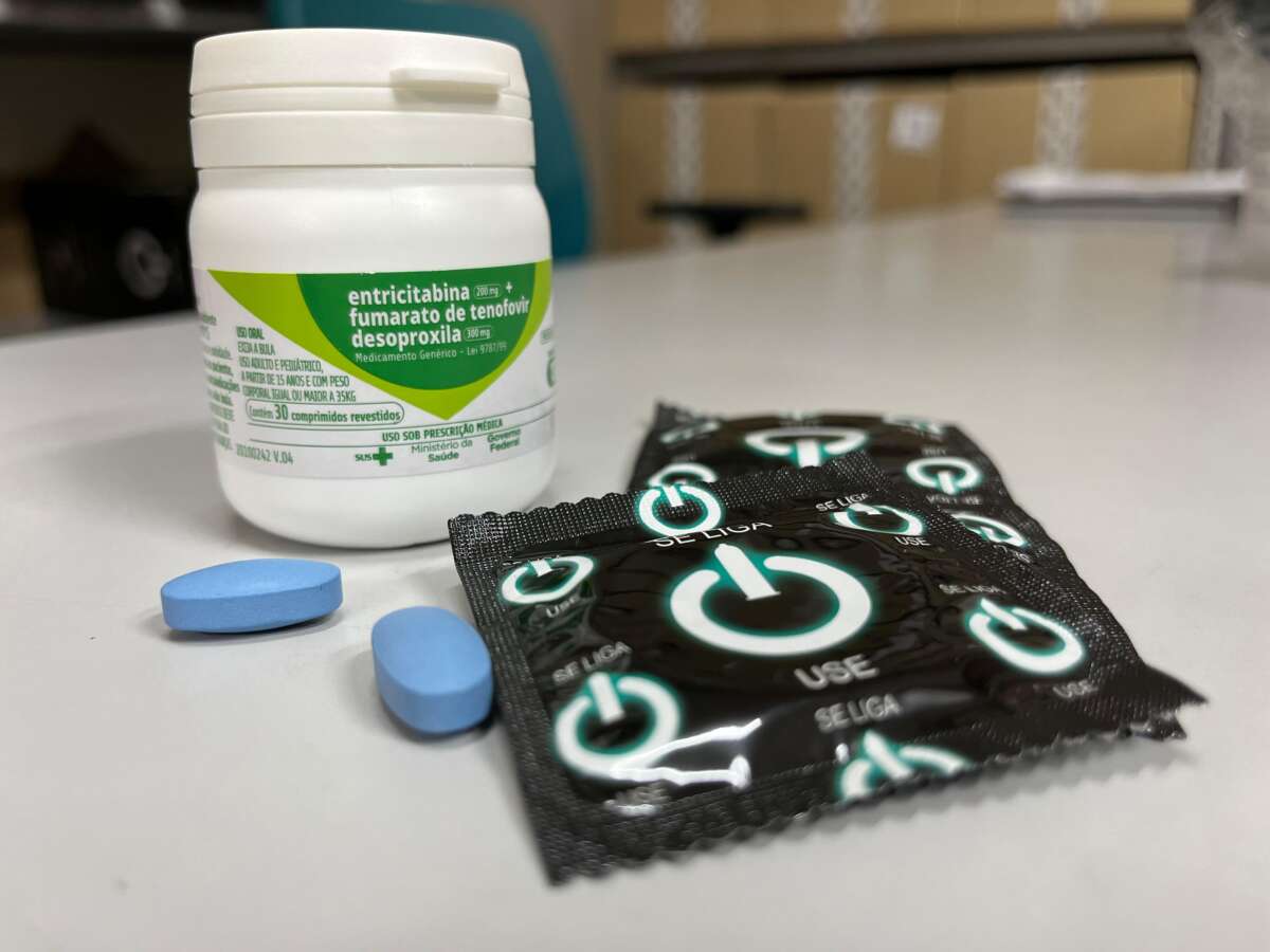 Dezembro Vermelho relembra importância da prevenção contra HIV/aids e da adesão ao tratamento